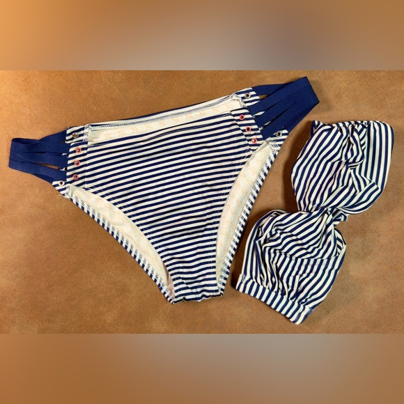 PINK Victoria's Secret | Swimsuit Bikini Top and Bottom - Picture 1 of 8